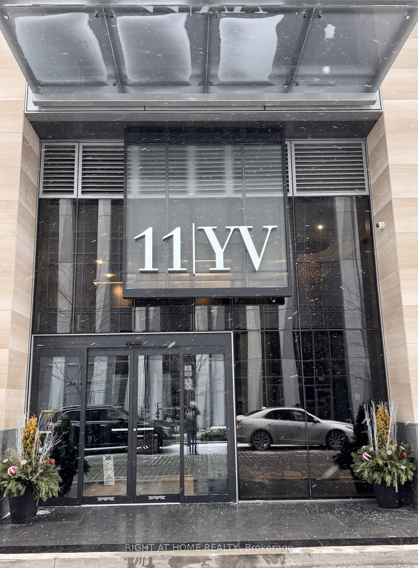 11 Yorkville Ave, unit 1907 for rent