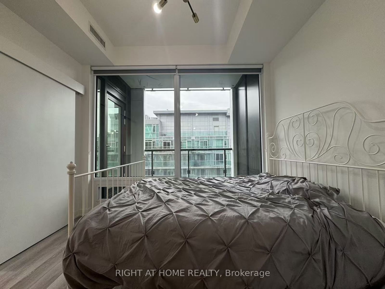 121 St patrick St, unit 1322 for rent