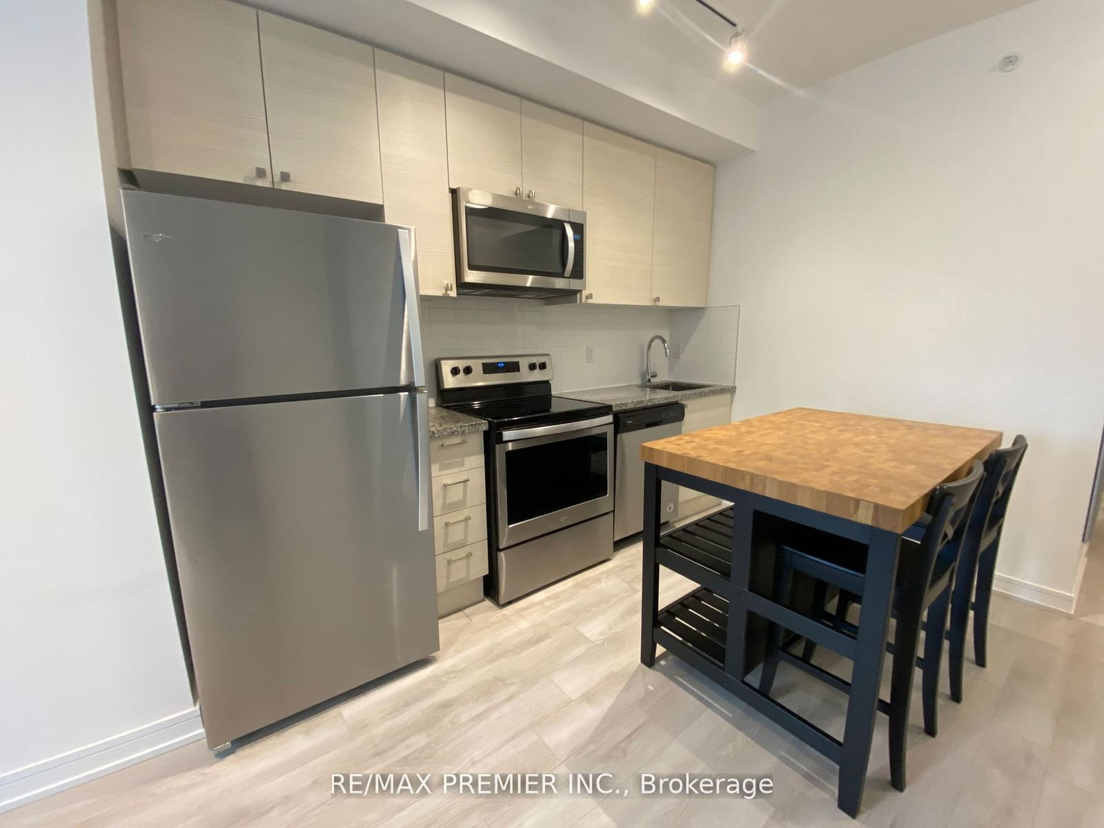 621 Sheppard Ave E, unit 606 for rent