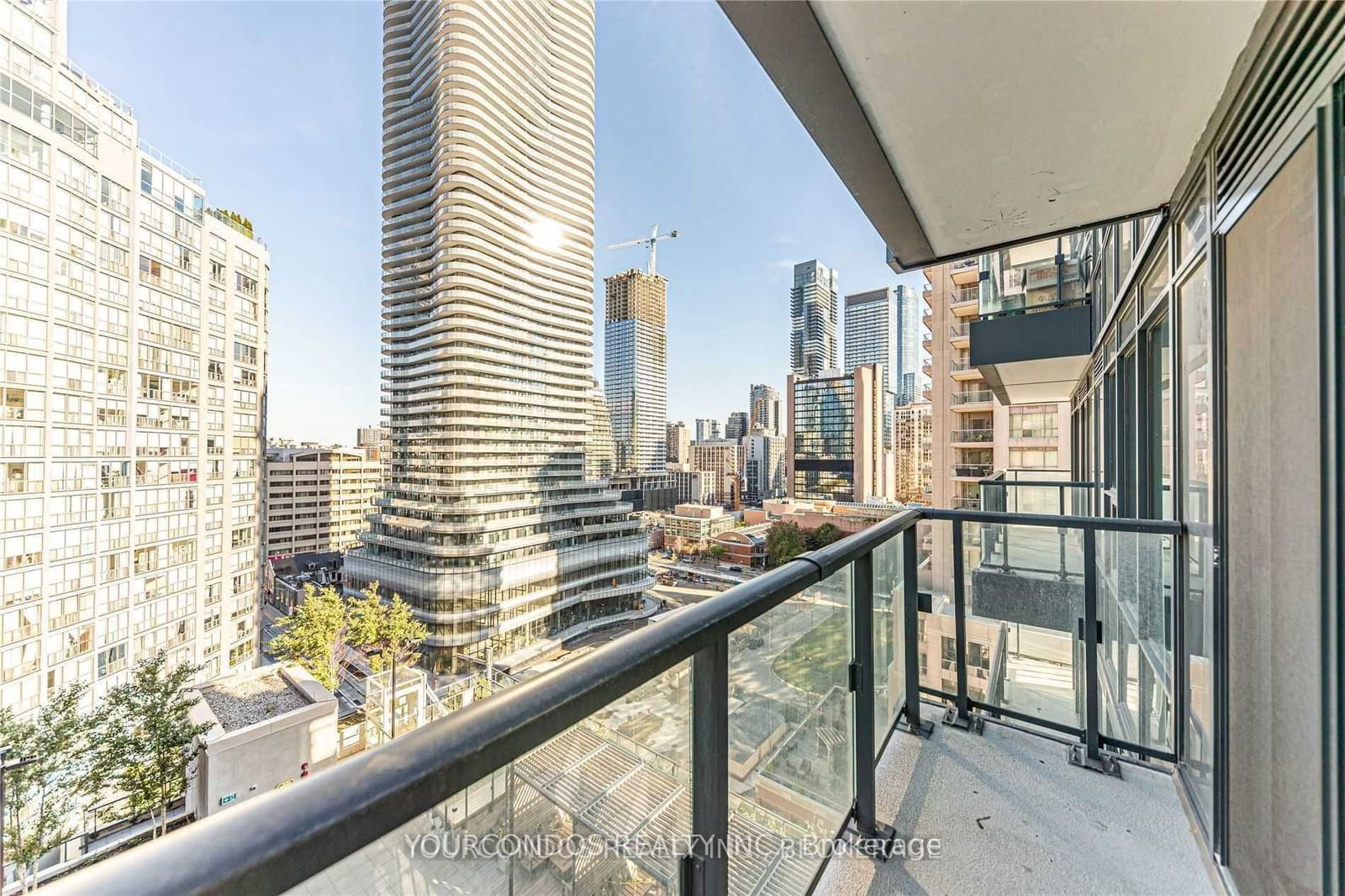 955 Bay St, unit 1304 for rent