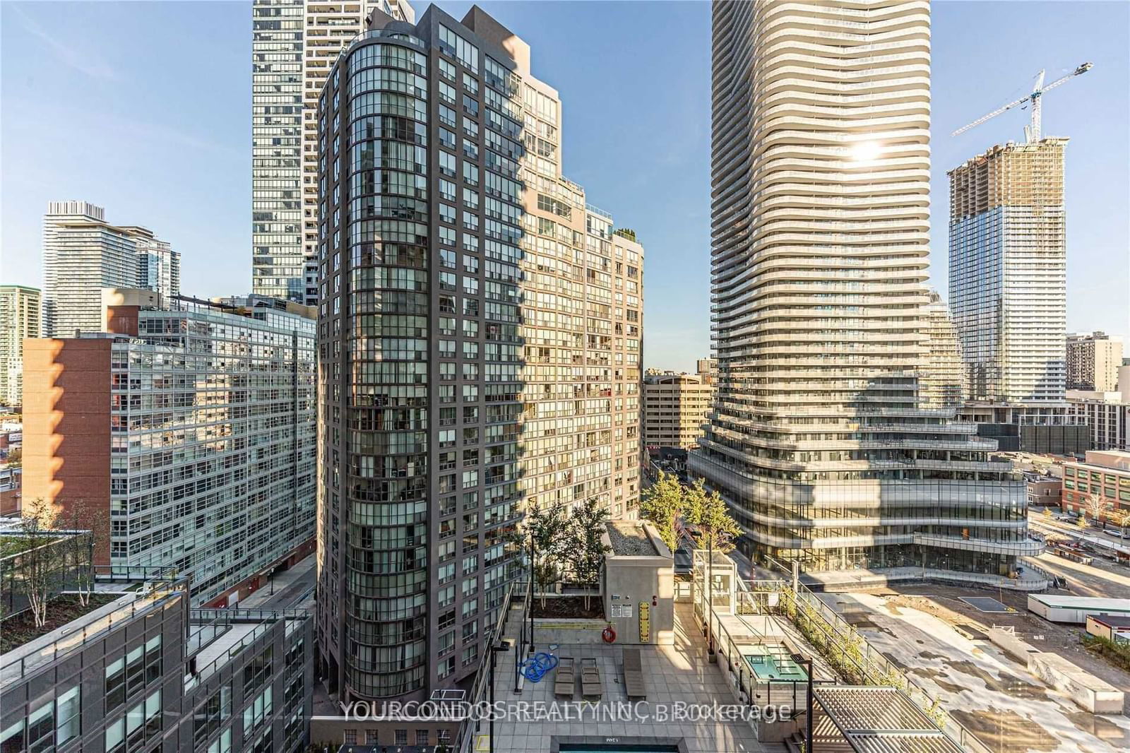 955 Bay St, unit 1304 for rent