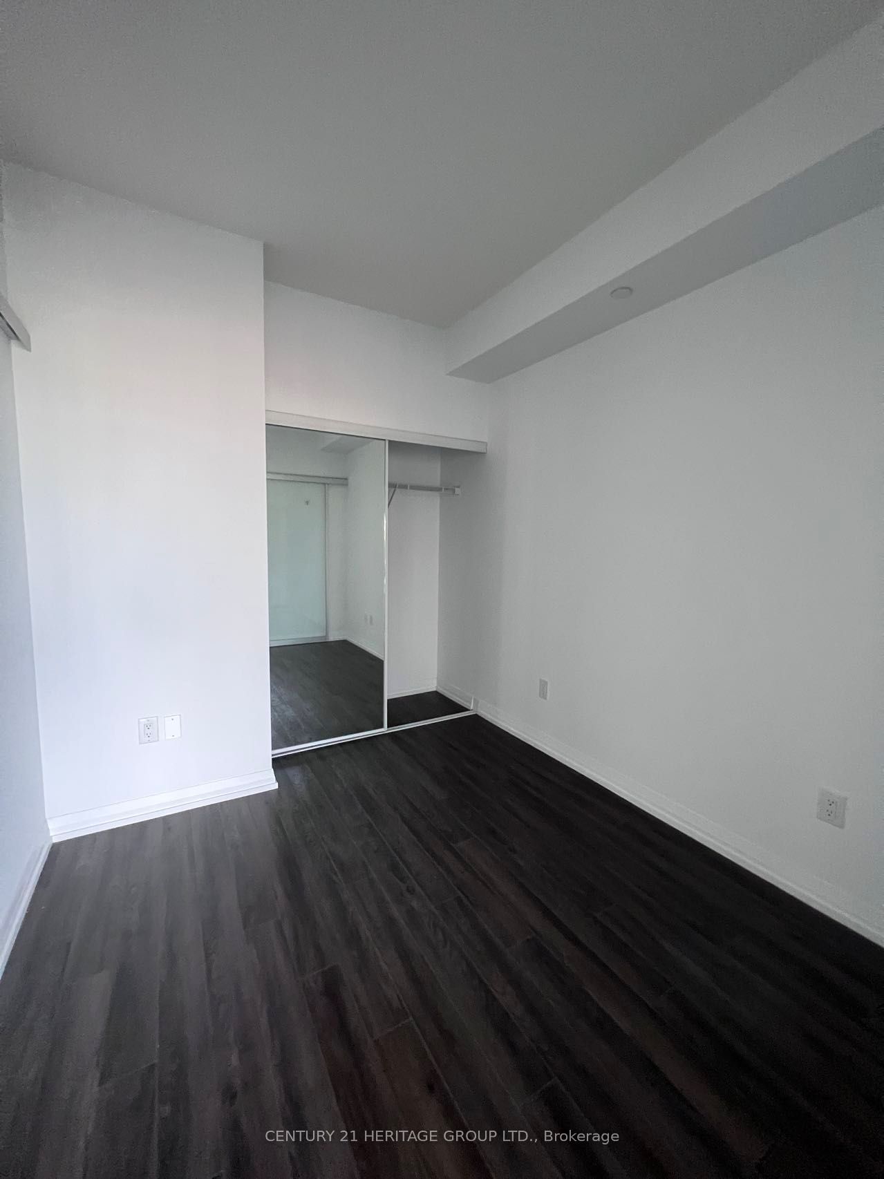 75 Canterbury Pl, unit 2215 for rent