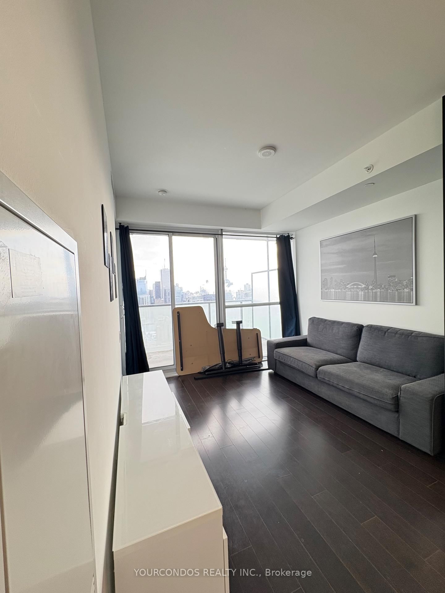 15 Grenville St, unit 4601 for rent