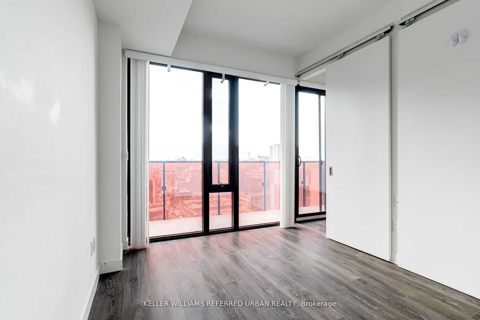 215 Queen St W, unit 1302 for rent