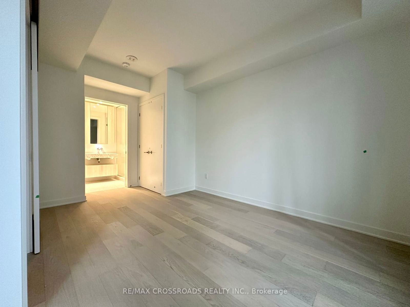 11 Yorkville Ave, unit 1607 for rent