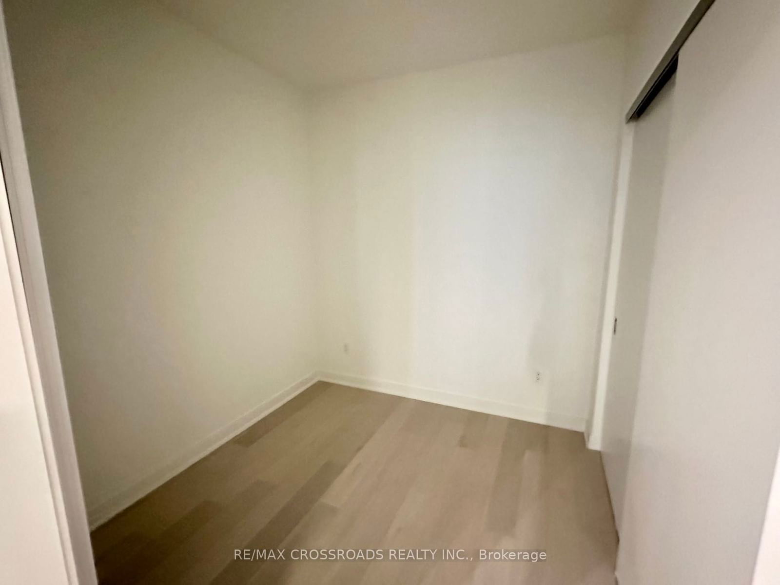 11 Yorkville Ave, unit 1607 for rent