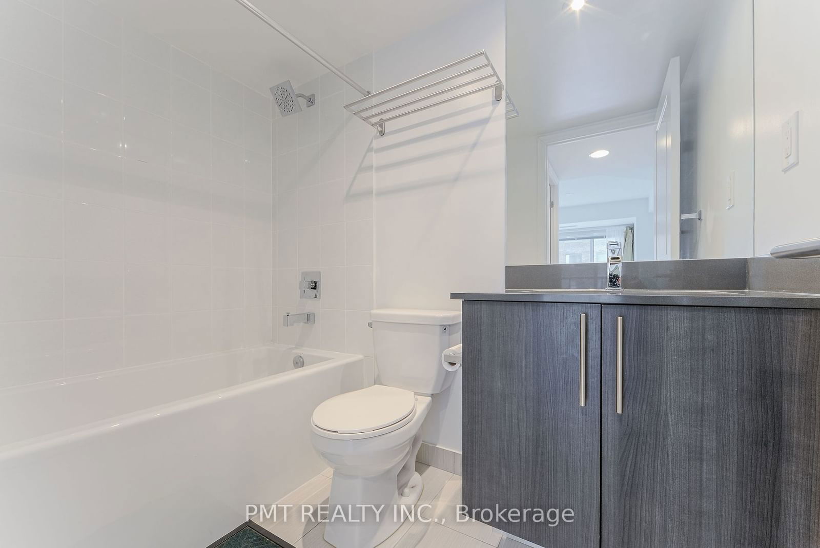 400 Adelaide St E, unit 310 for rent