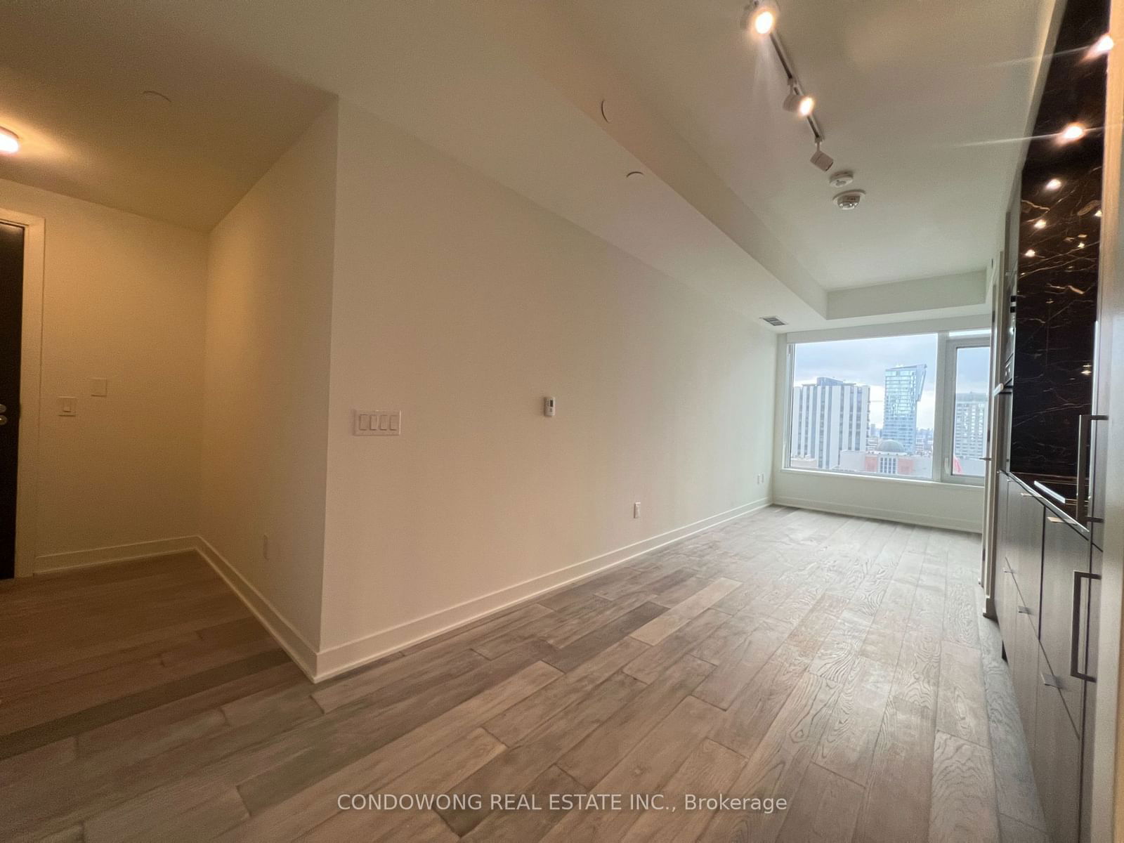 11 Yorkville Ave, unit 1914 for rent