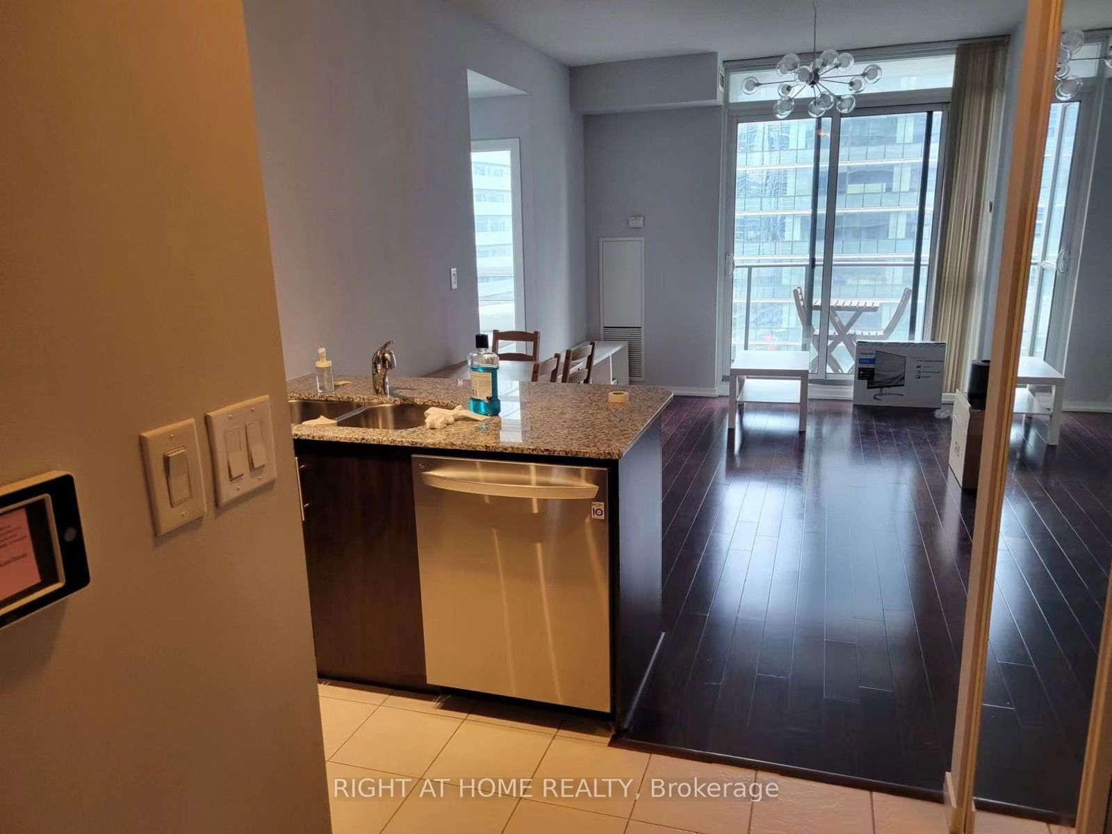 65 Bremner Blvd, unit 1802 for rent