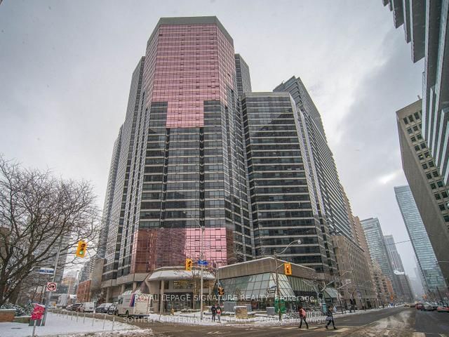 1001 Bay St, unit 2116 for rent