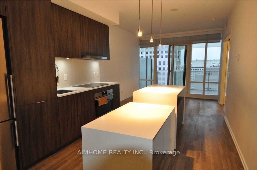 1 Bloor St E, unit 2208 for rent