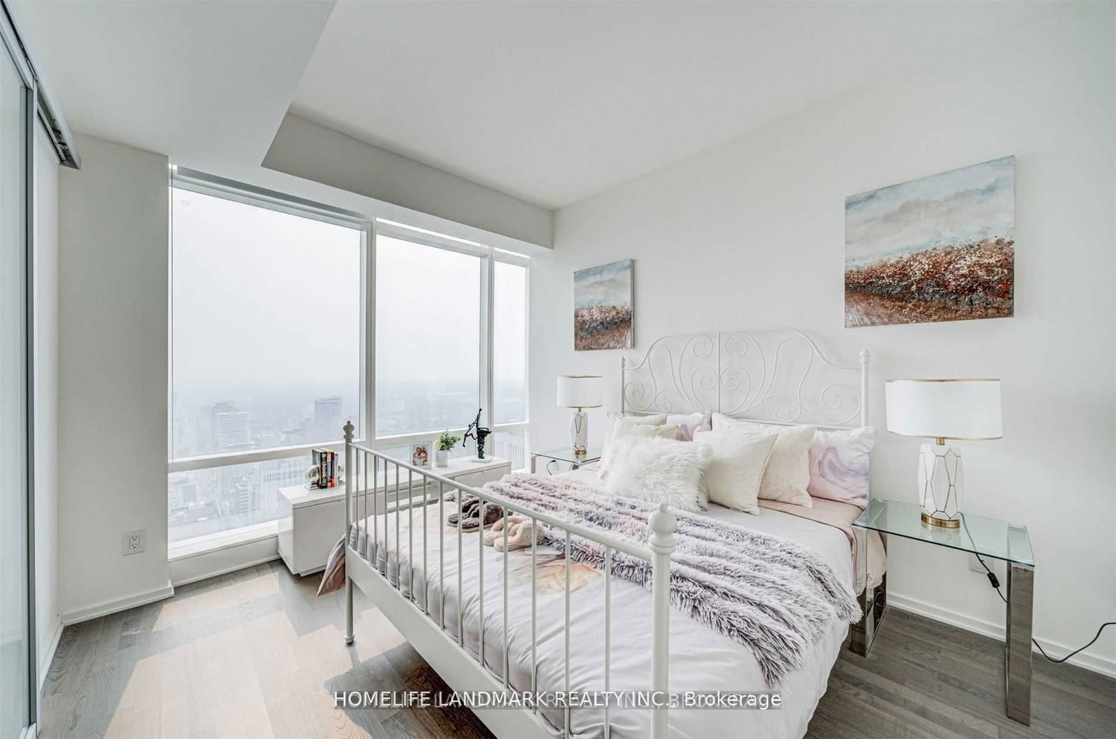 1 Bloor St E, unit 4908 for rent