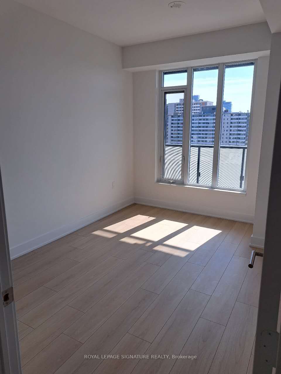 575 Bloor St E, unit 2301 for rent