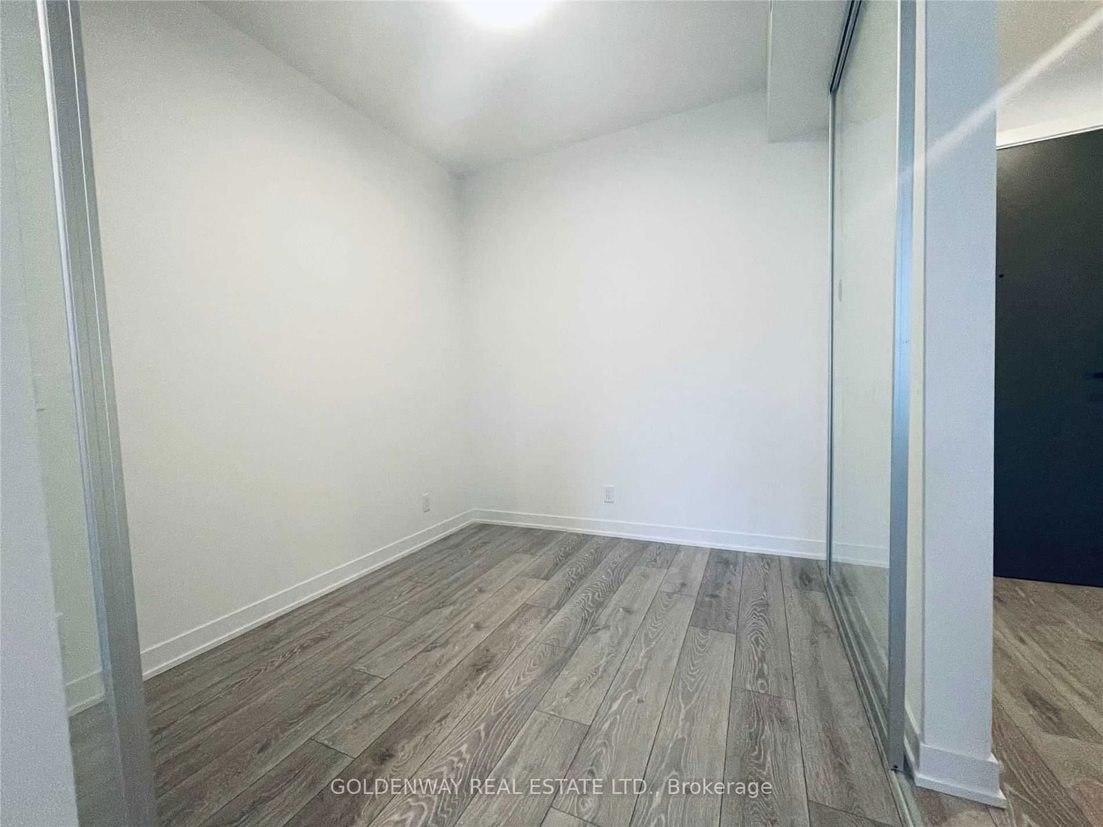 15 Holmes Ave, unit 1203 for rent