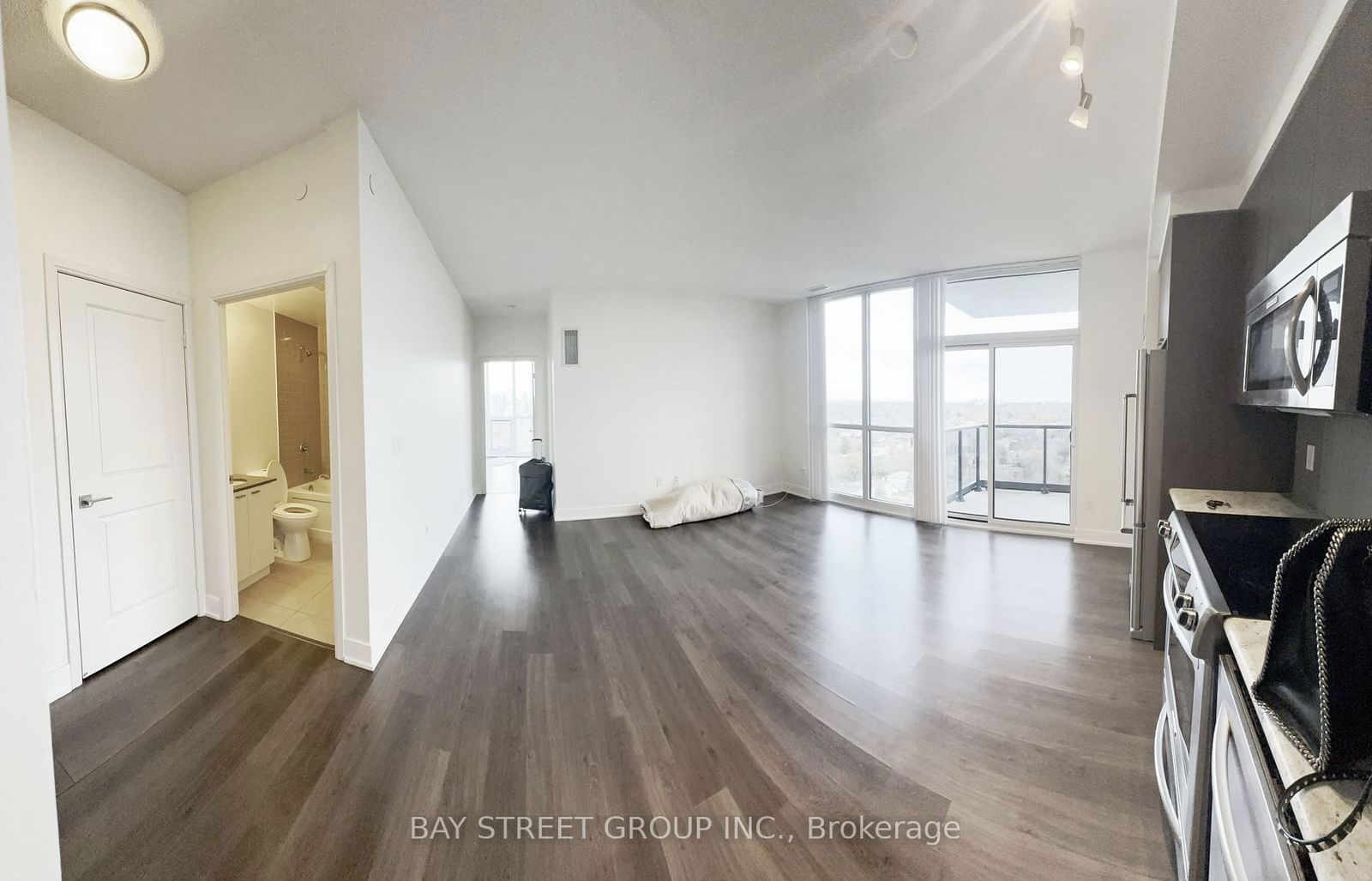 88 Sheppard Ave E, unit 2009 for rent