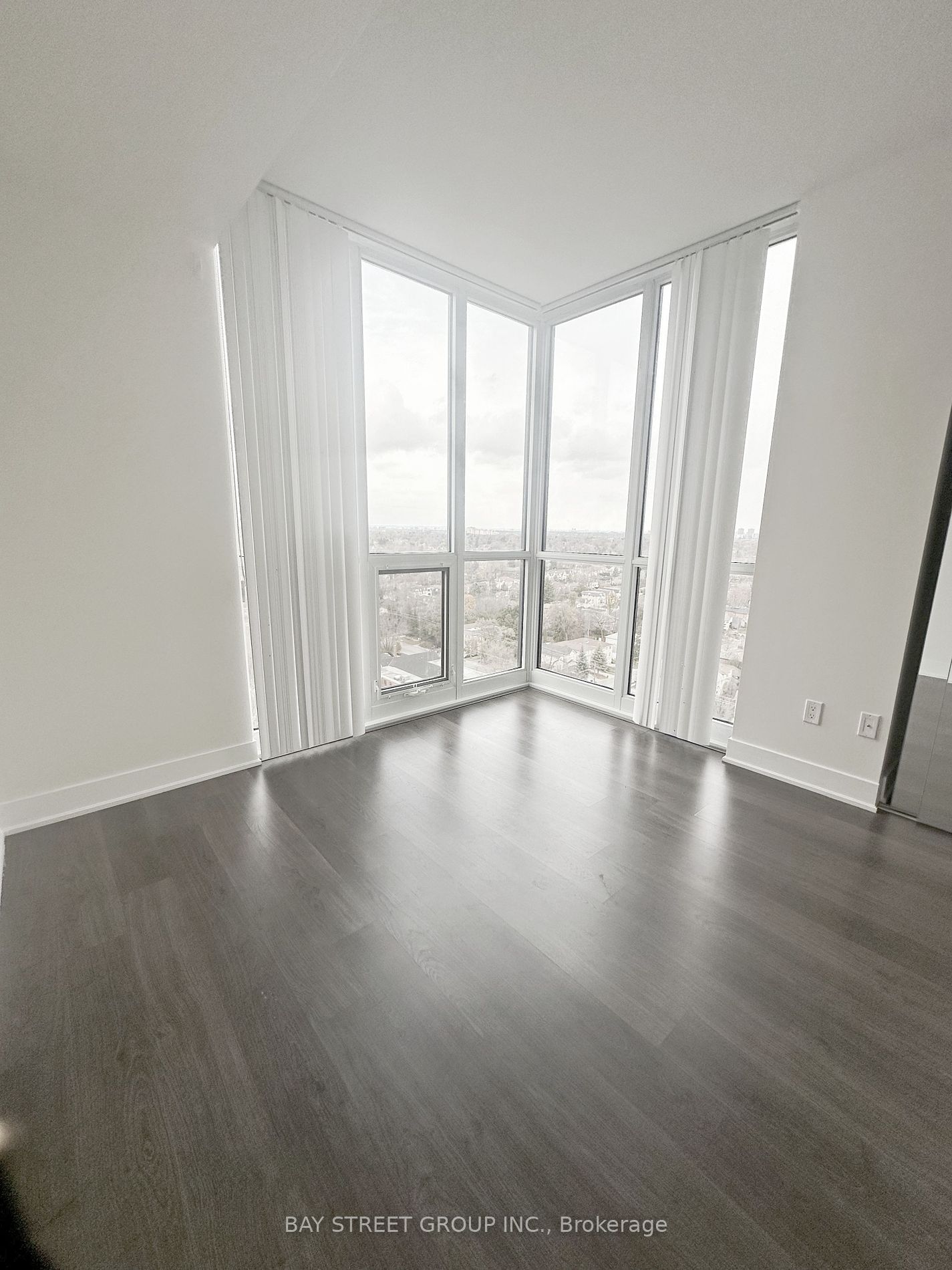 88 Sheppard Ave E, unit 2009 for rent