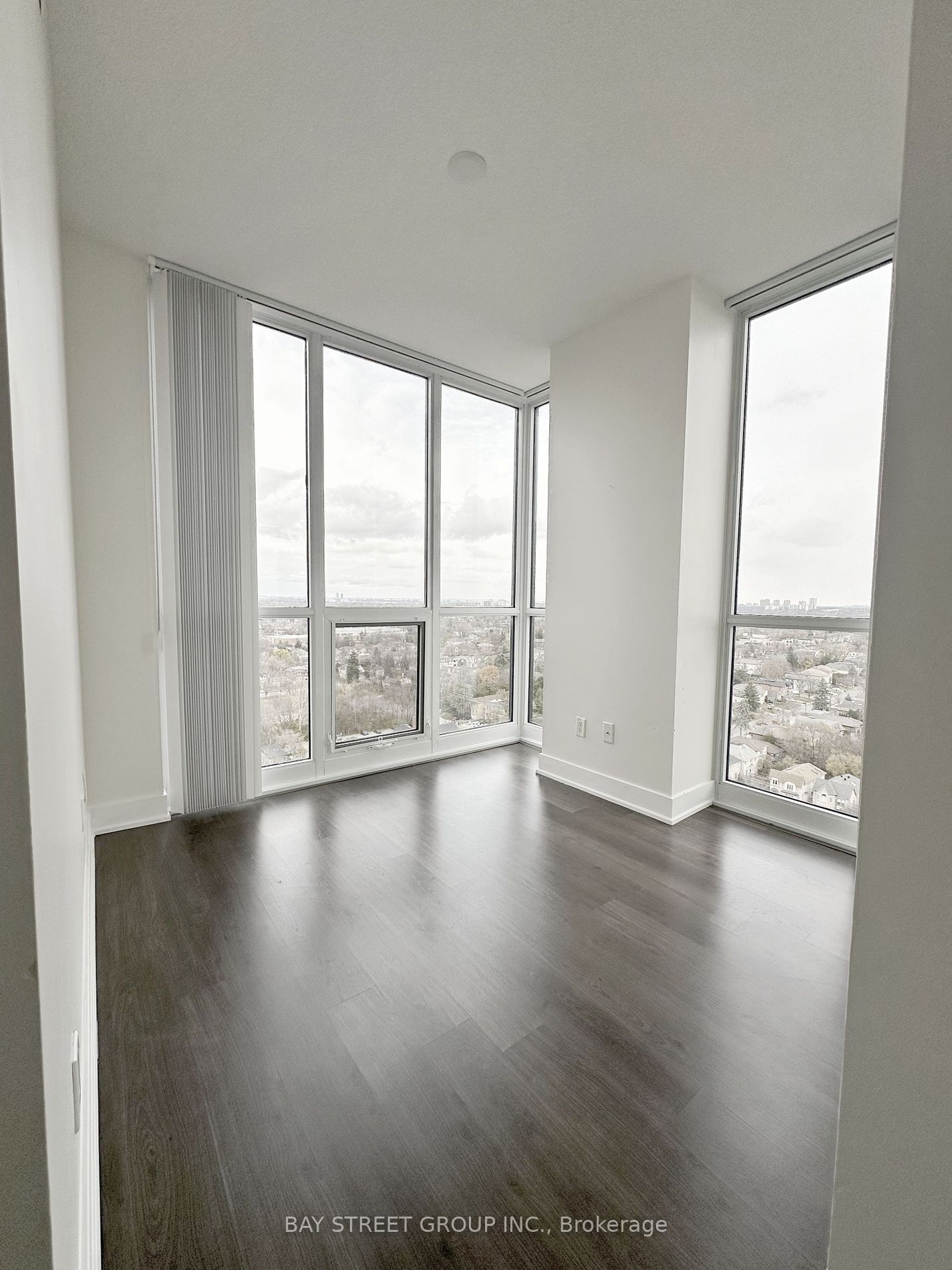 88 Sheppard Ave E, unit 2009 for rent