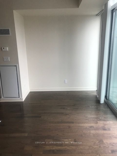 126 Simcoe St, unit 3202 for rent