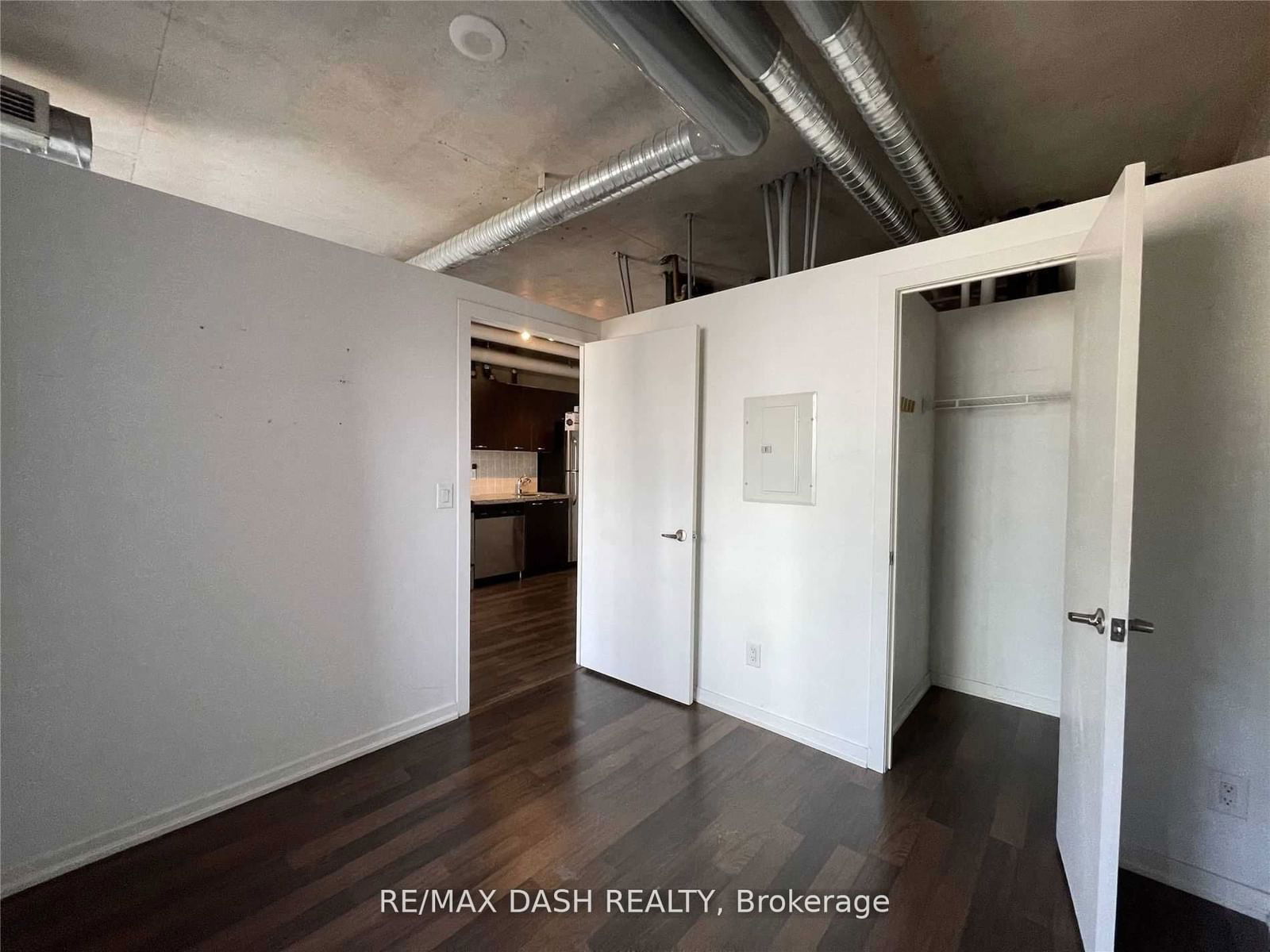 38 Joe Shuster Way, unit 327 for rent