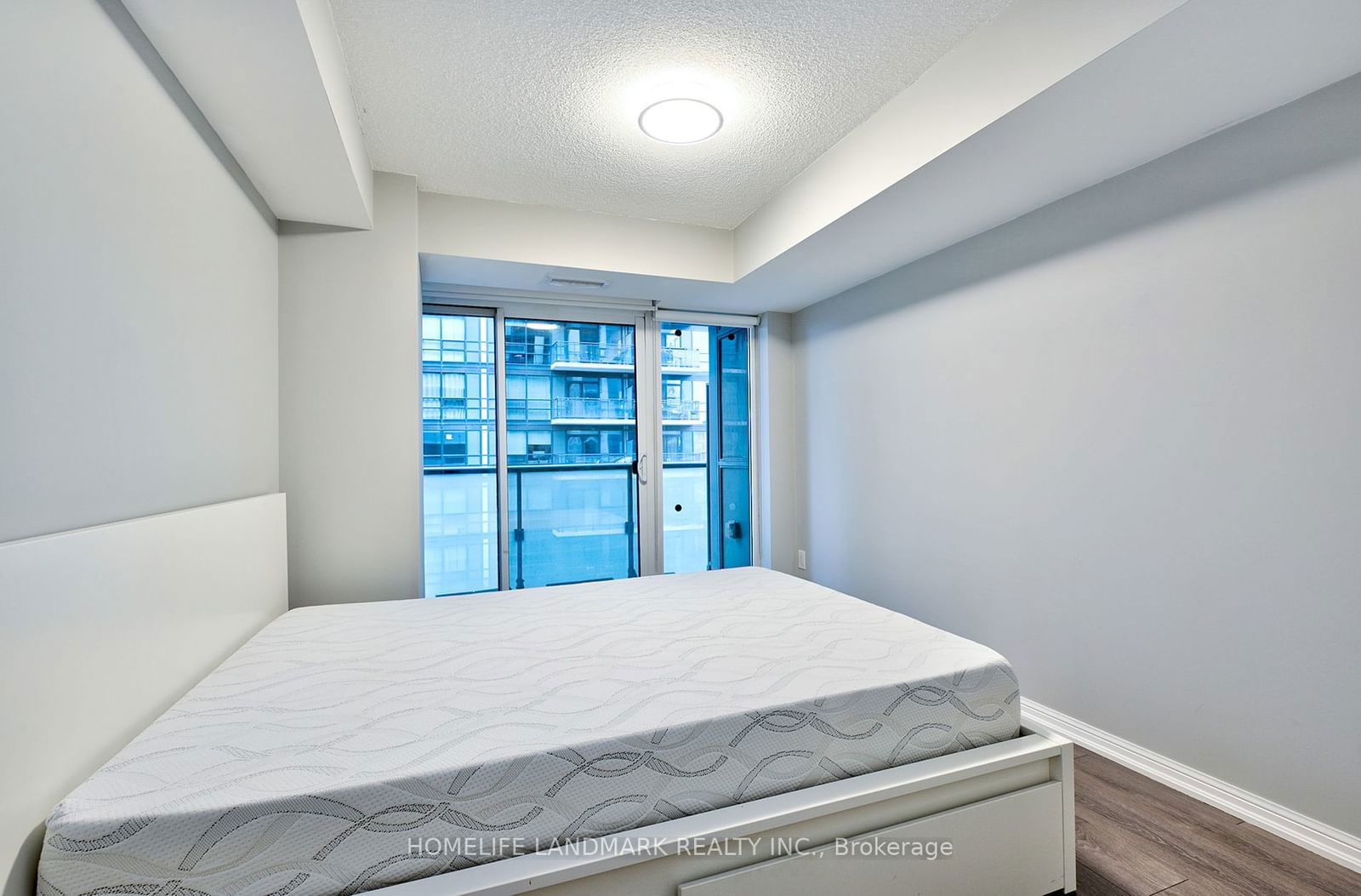 400 Adelaide St, unit 1601 for rent