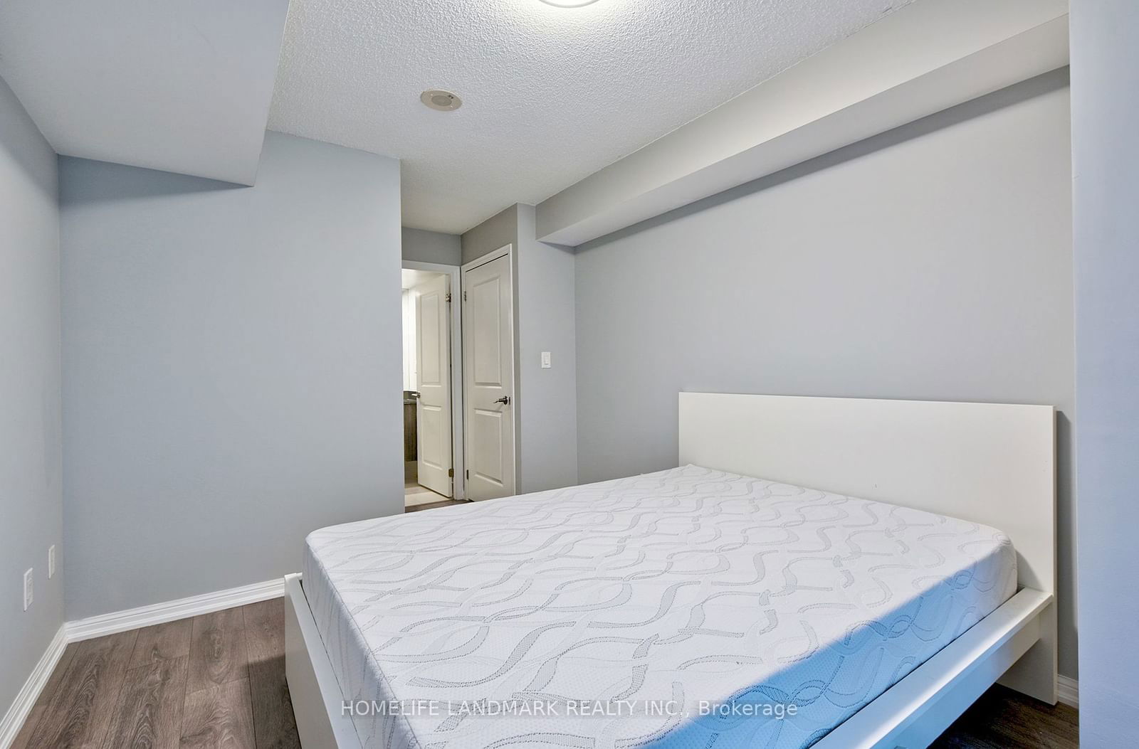 400 Adelaide St, unit 1601 for rent