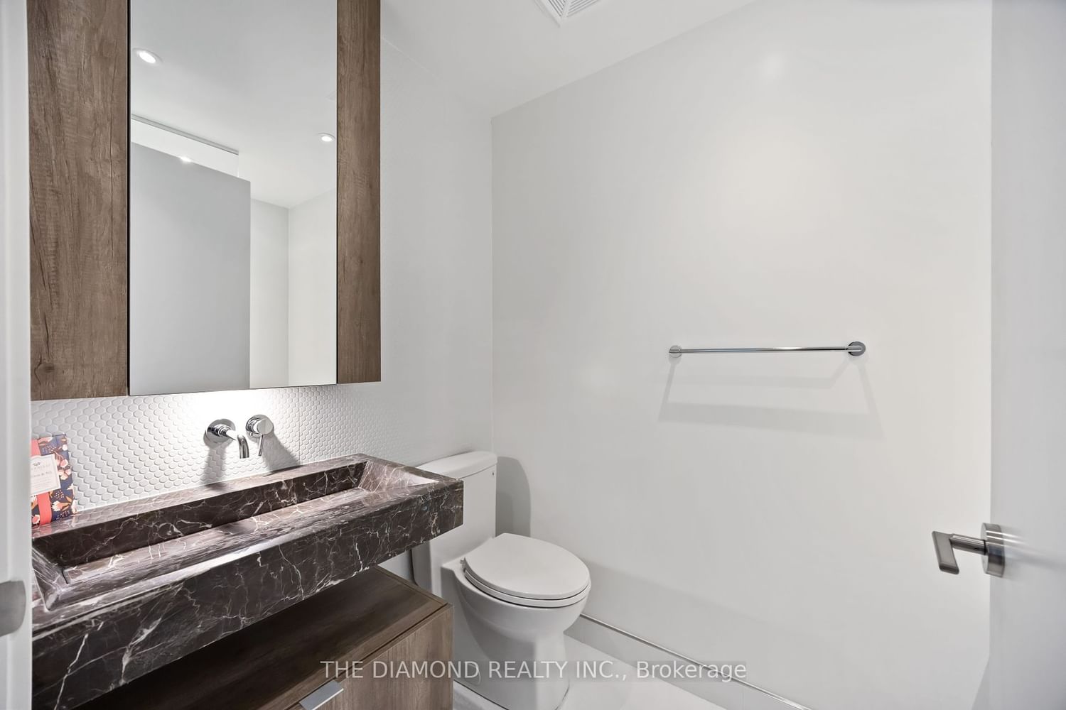 11 Yorkville Ave, unit 1903 for rent