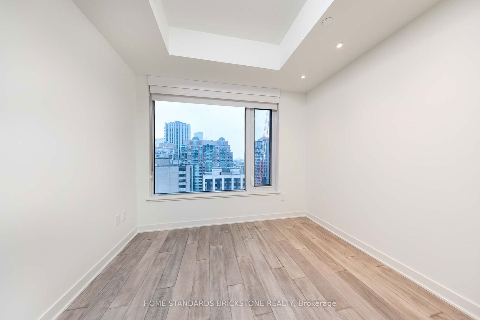 11 Yorkville Ave, unit 1014 for rent