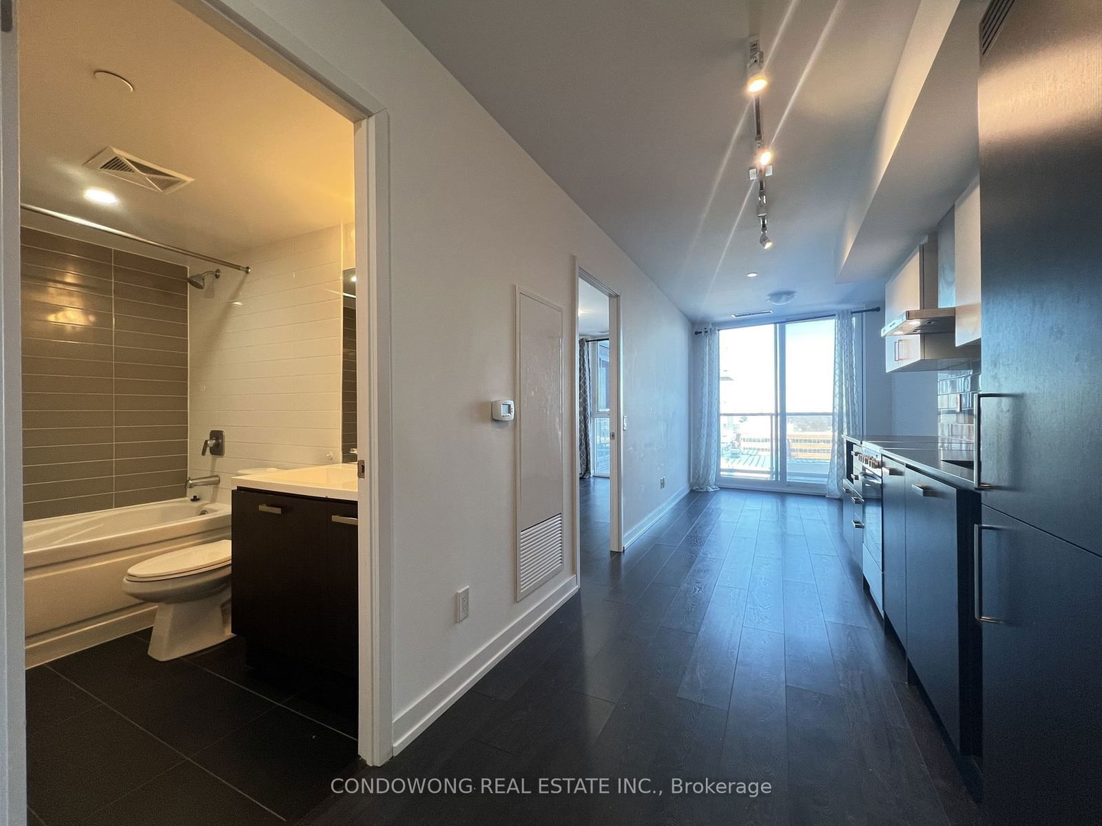 125 Redpath Ave E, unit 717 for rent