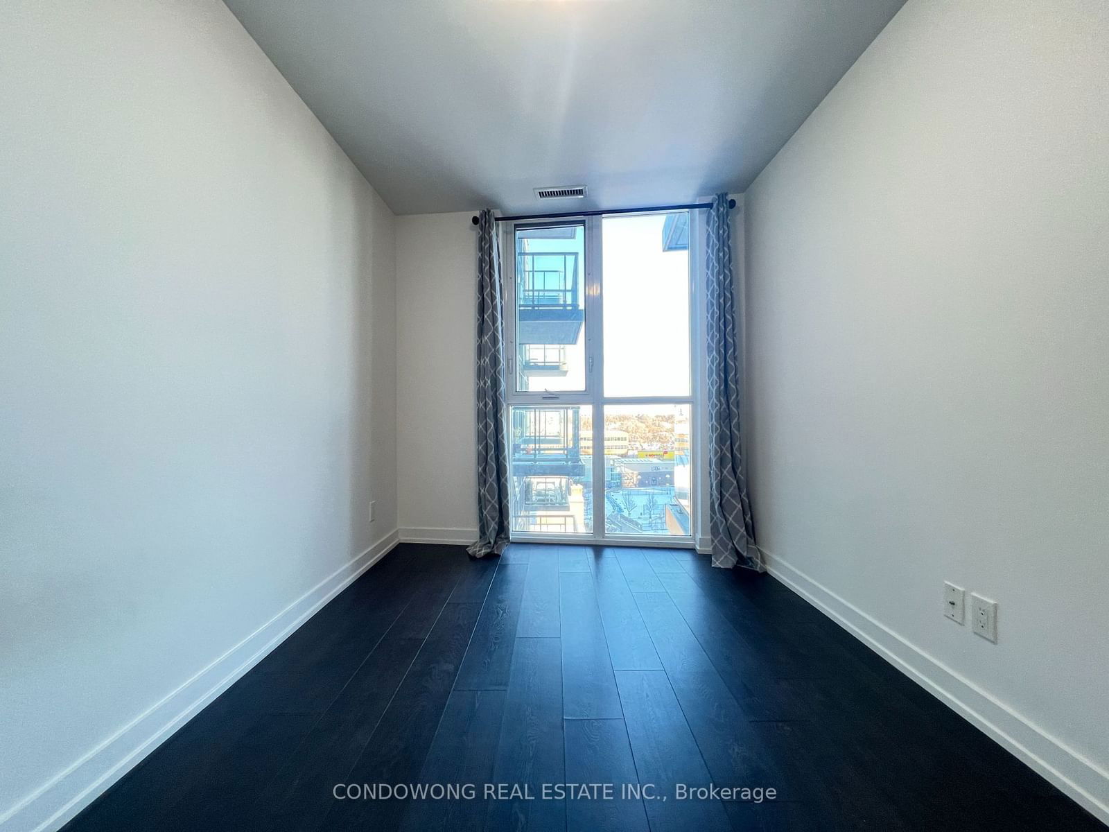 125 Redpath Ave E, unit 717 for rent