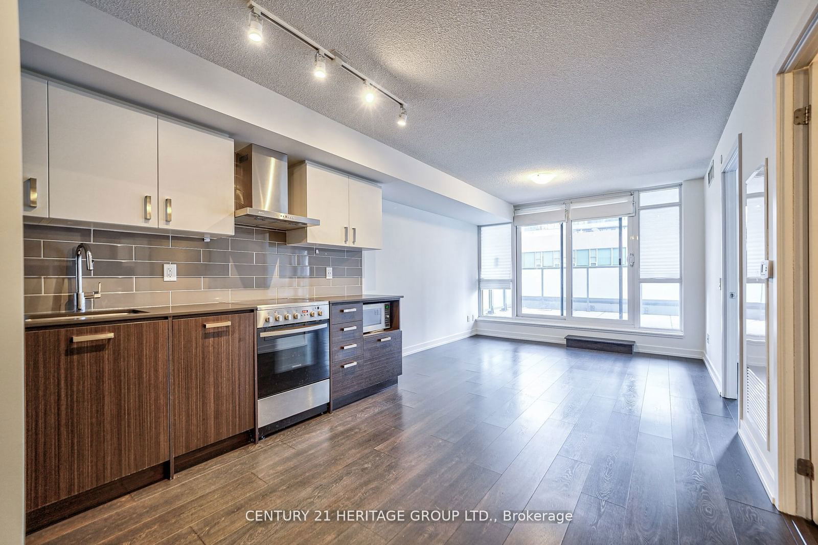 125 Redpath Ave, unit 804 for rent