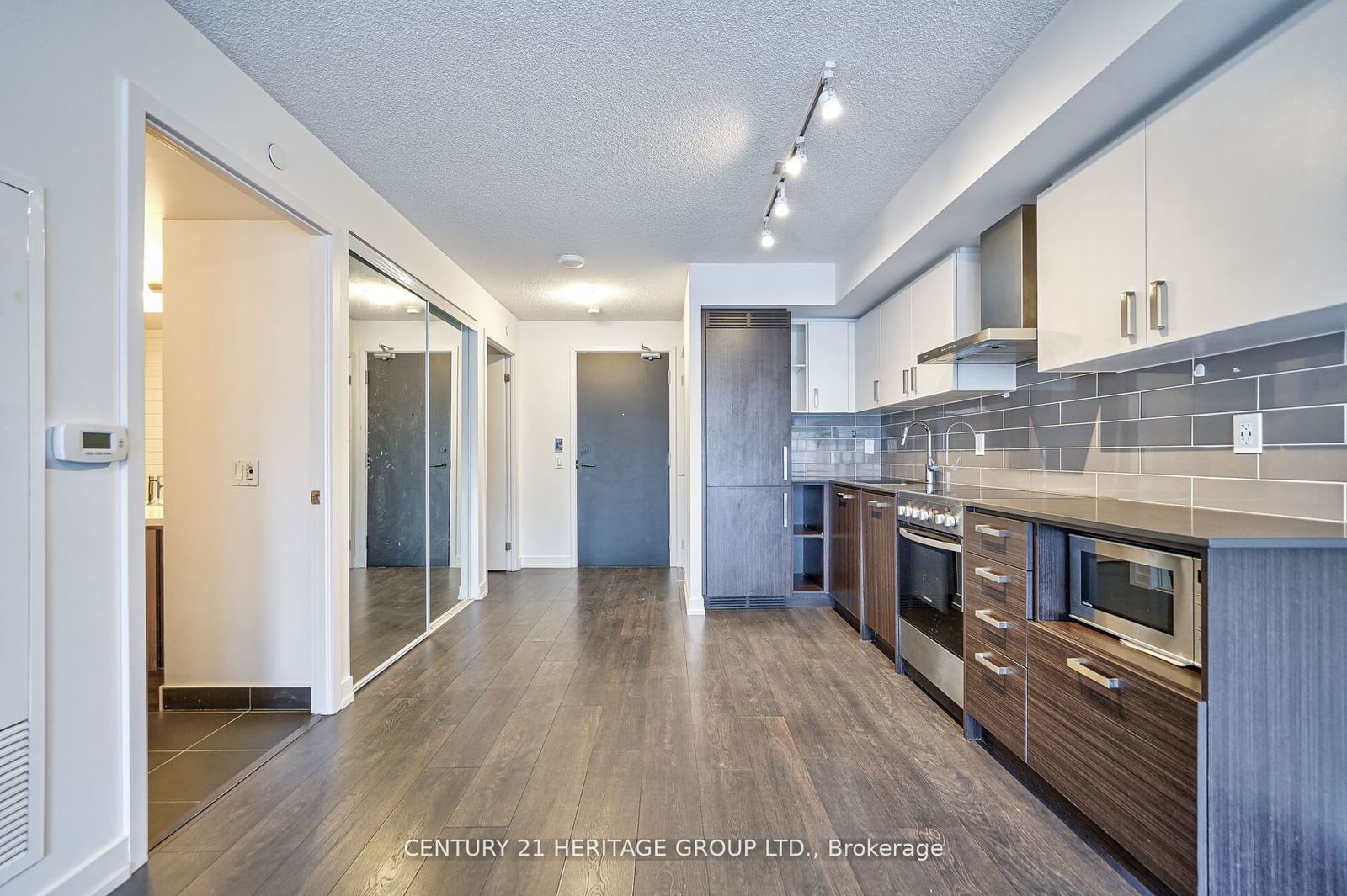 125 Redpath Ave, unit 804 for rent