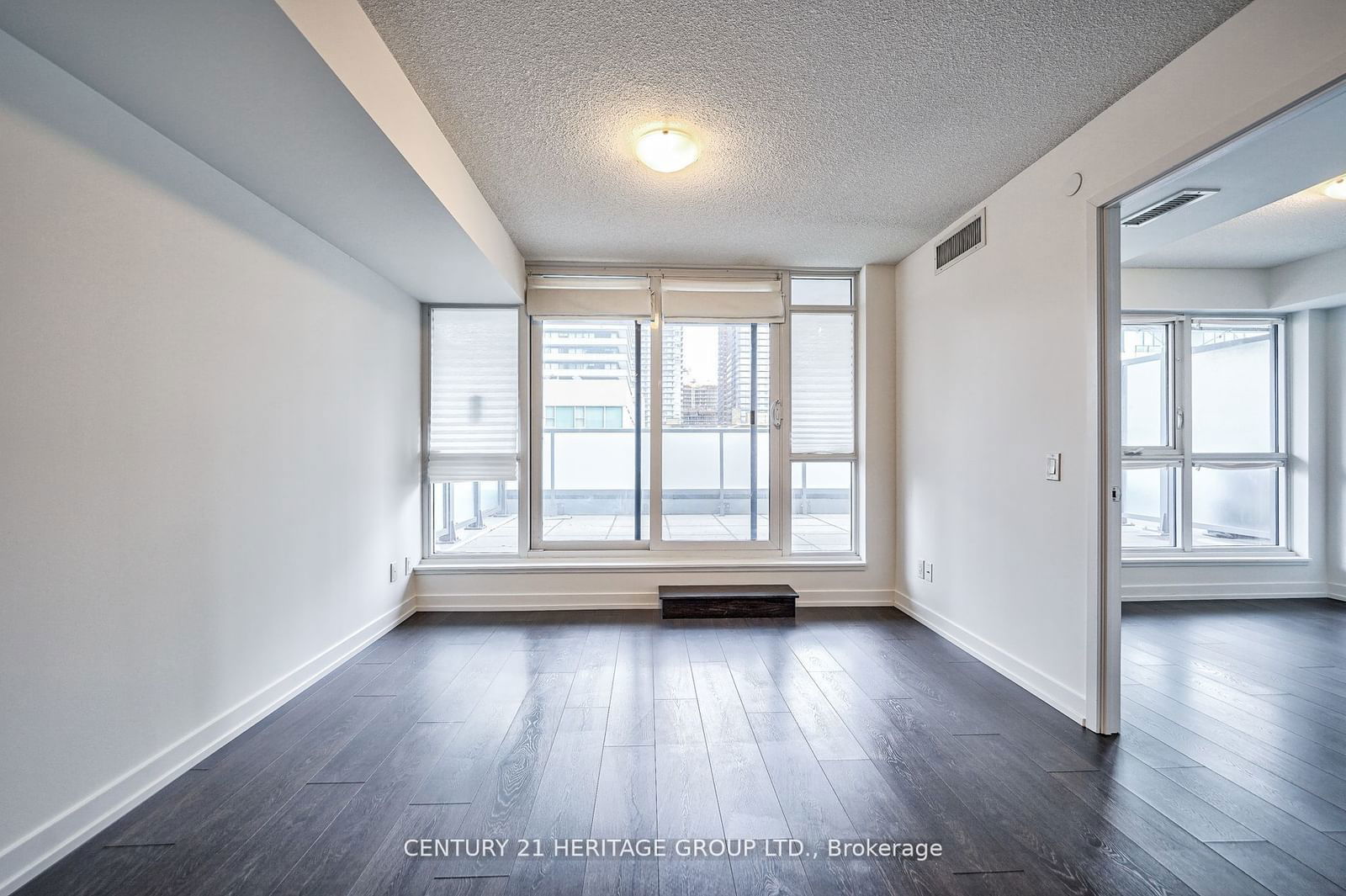 125 Redpath Ave, unit 804 for rent