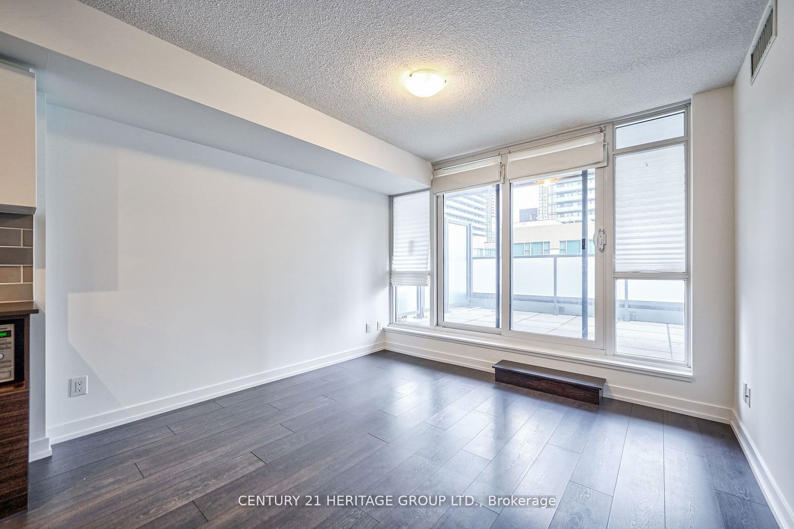 125 Redpath Ave, unit 804 for rent