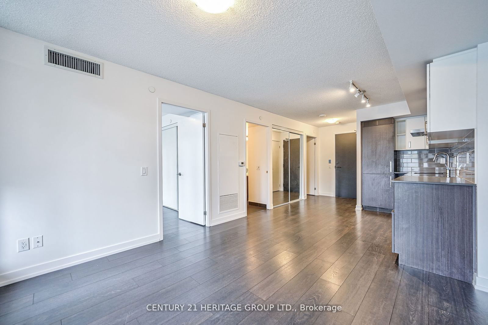 125 Redpath Ave, unit 804 for rent