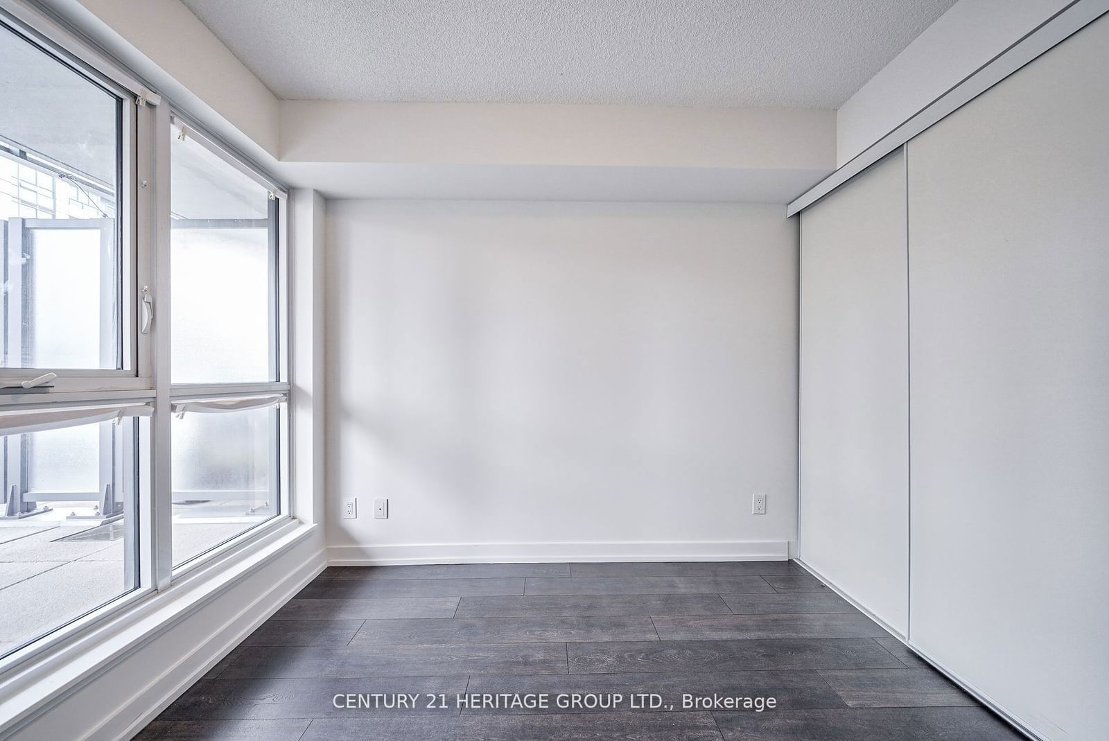 125 Redpath Ave, unit 804 for rent