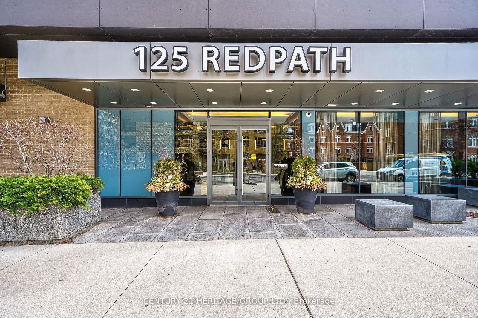 125 Redpath Ave, unit 804 for rent