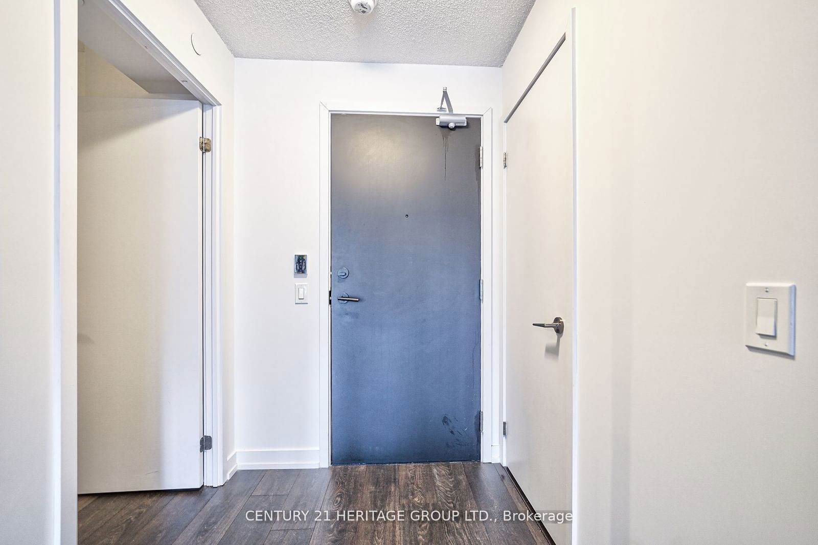 125 Redpath Ave, unit 804 for rent