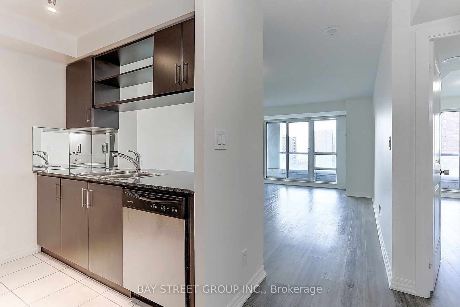 30 Herons Hill Way, unit 1202 for rent