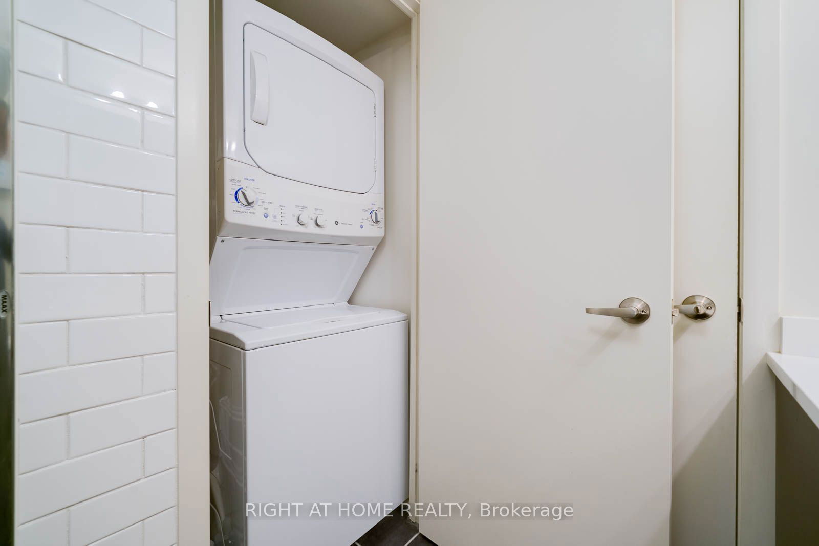 525 Wilson Ave, unit 827 for rent