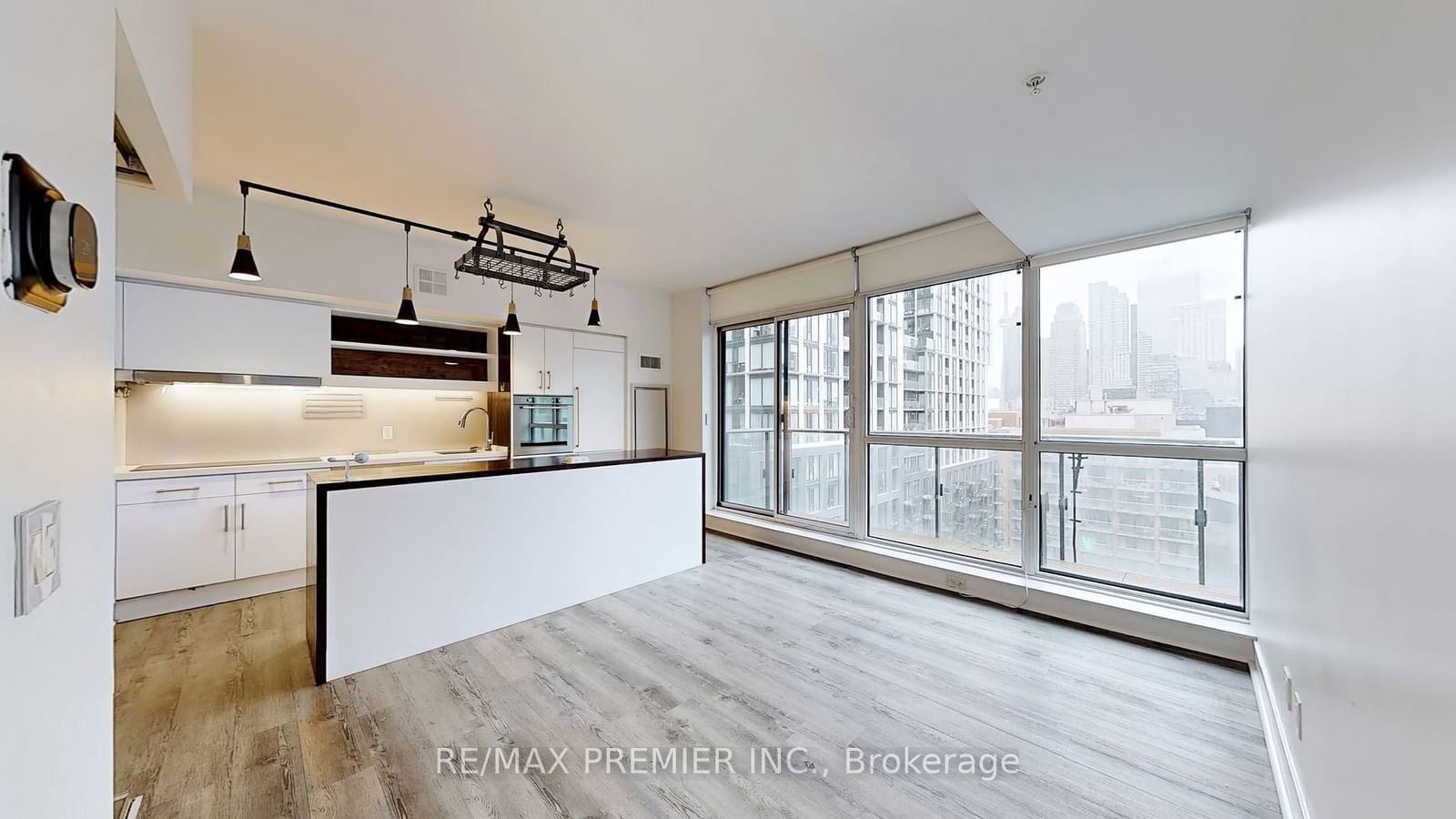 39 Sherbourne St, unit 1104 for rent