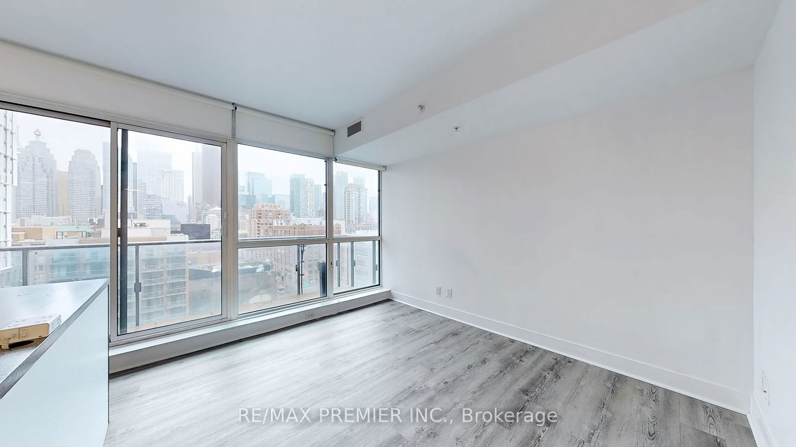 39 Sherbourne St, unit 1104 for rent