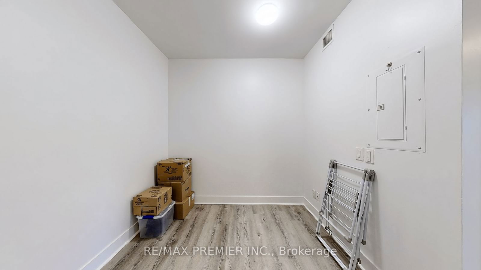 39 Sherbourne St, unit 1104 for rent