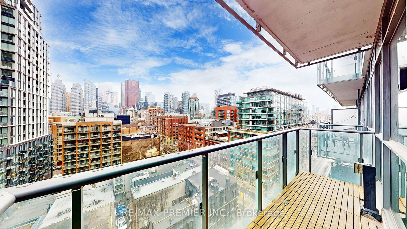 39 Sherbourne St, unit 1104 for rent