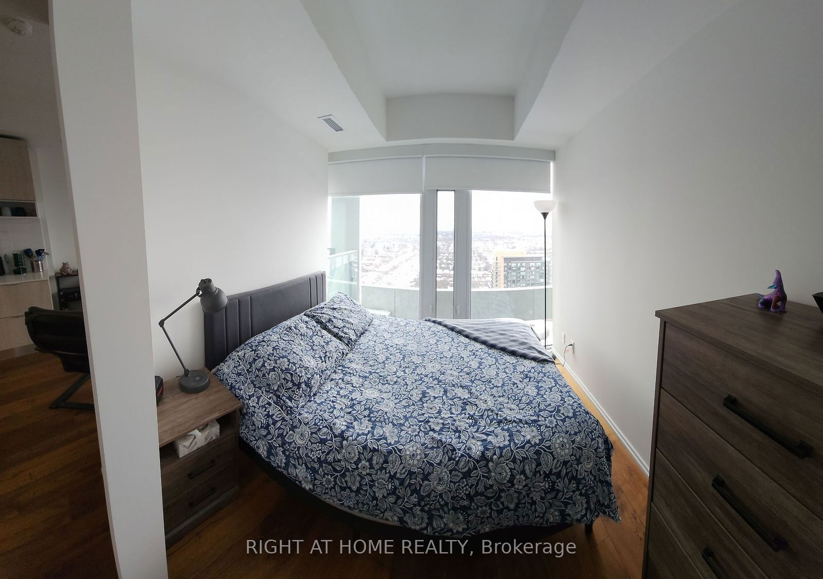 5 Soudan Ave E, unit 2913 for rent