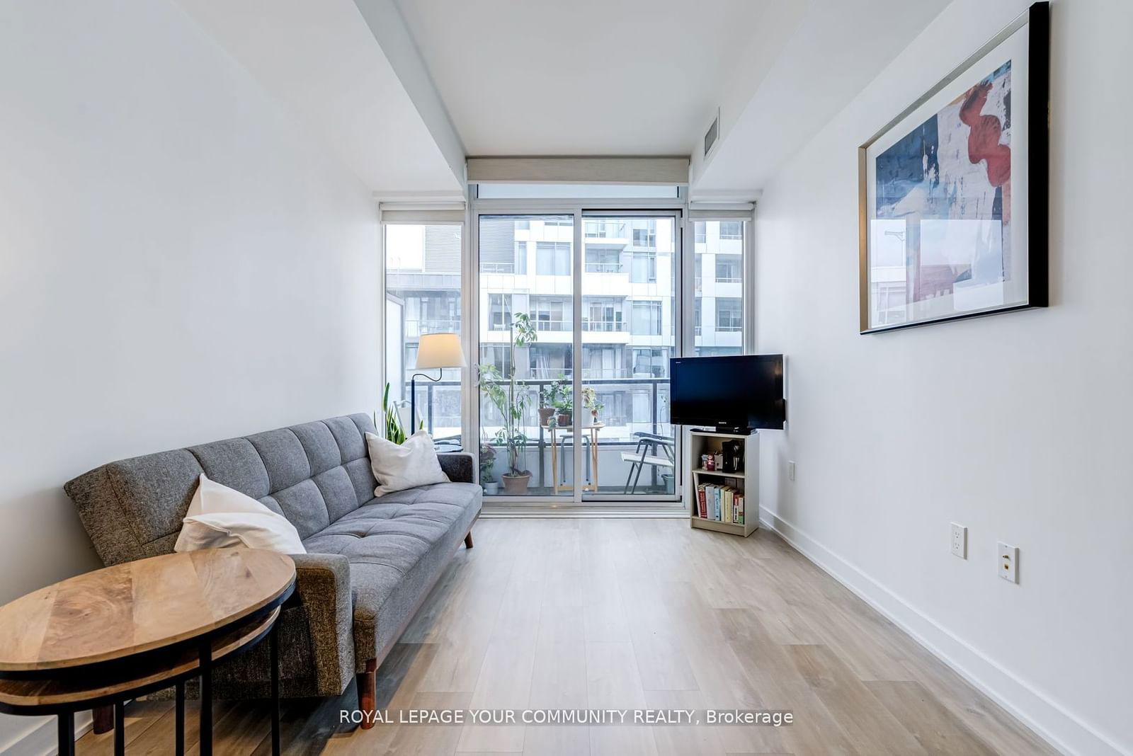 27 Bathurst St W, unit 1516 for sale