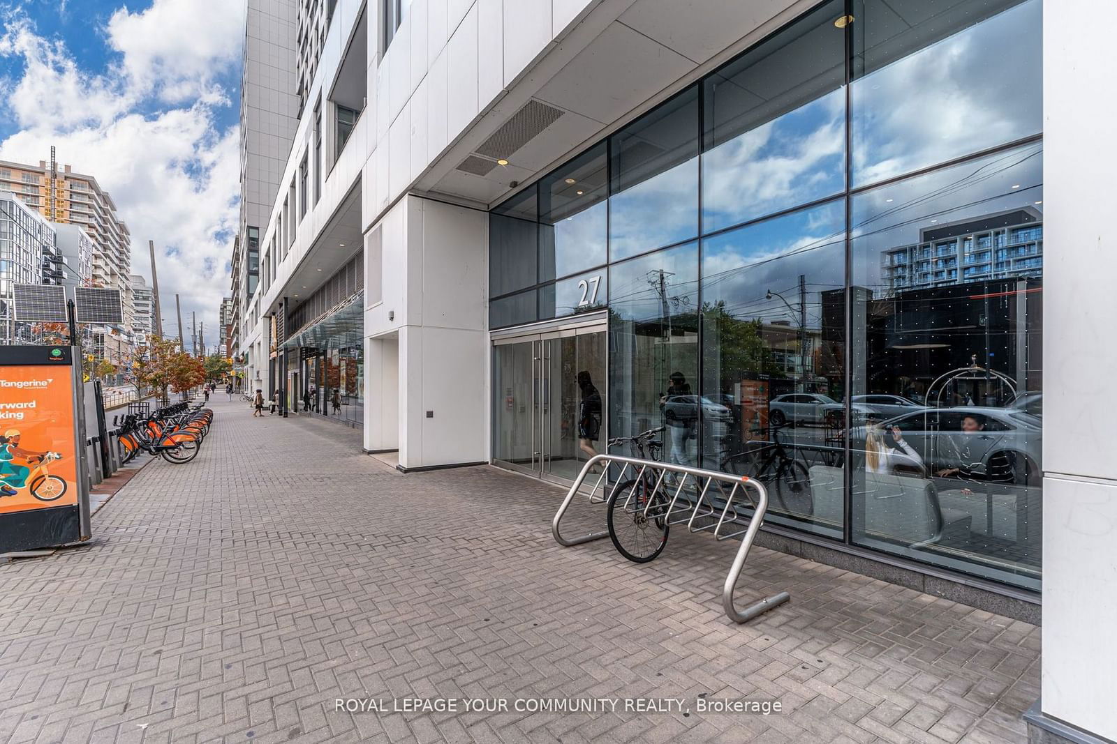 27 Bathurst St W, unit 1516 for sale