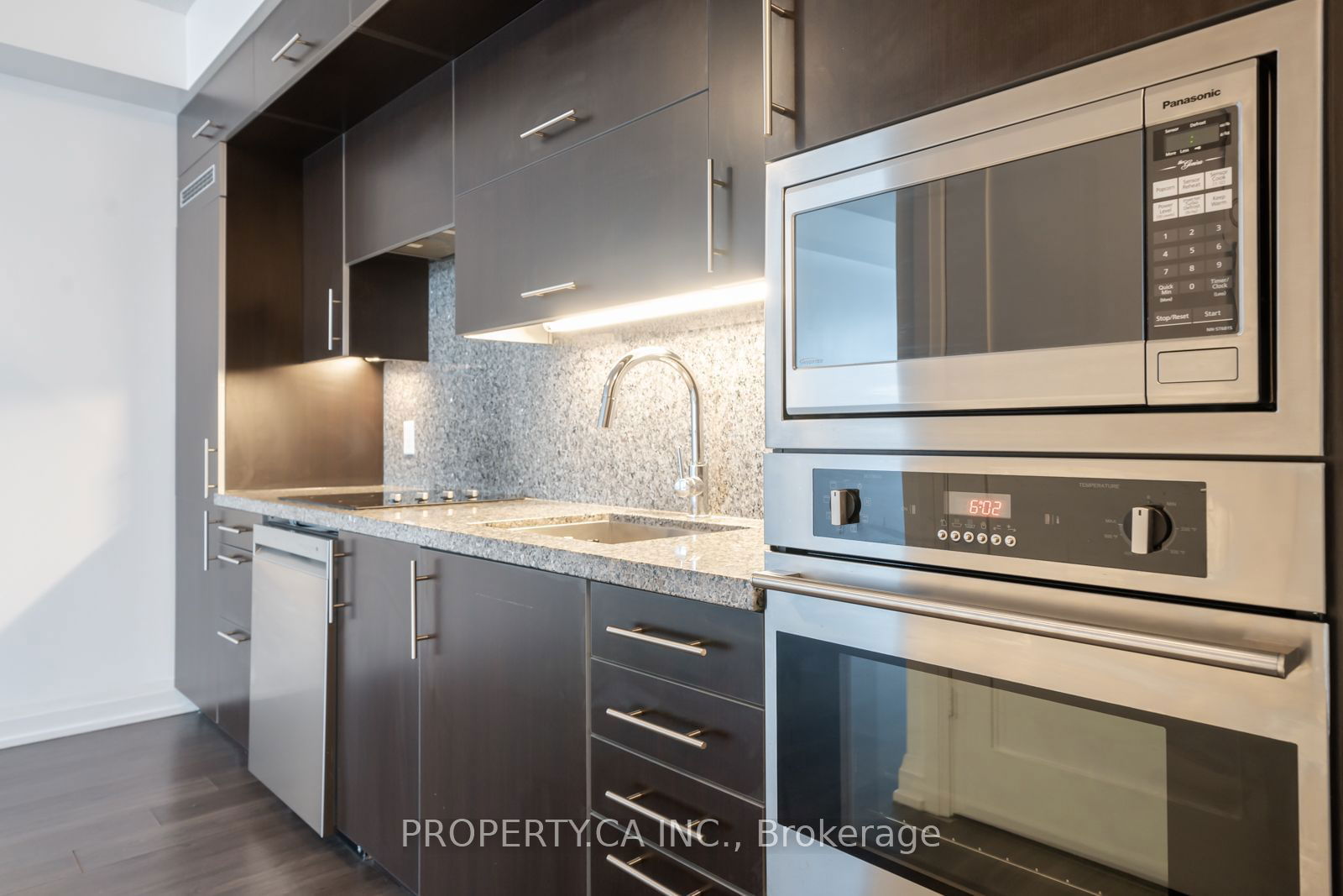 5 Sheppard Ave E, unit 4221 for rent