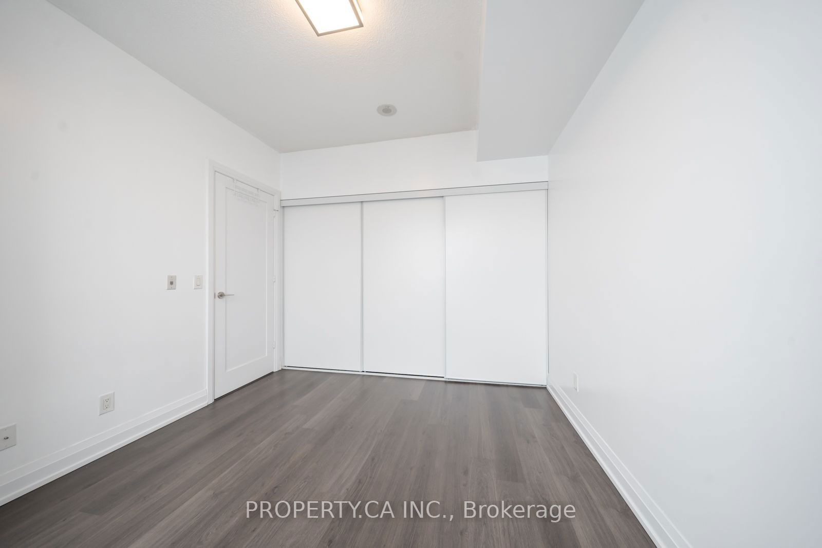 5 Sheppard Ave E, unit 4221 for rent