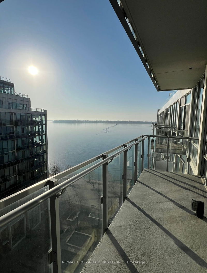 29 Queens Quay E, unit 1010 for rent