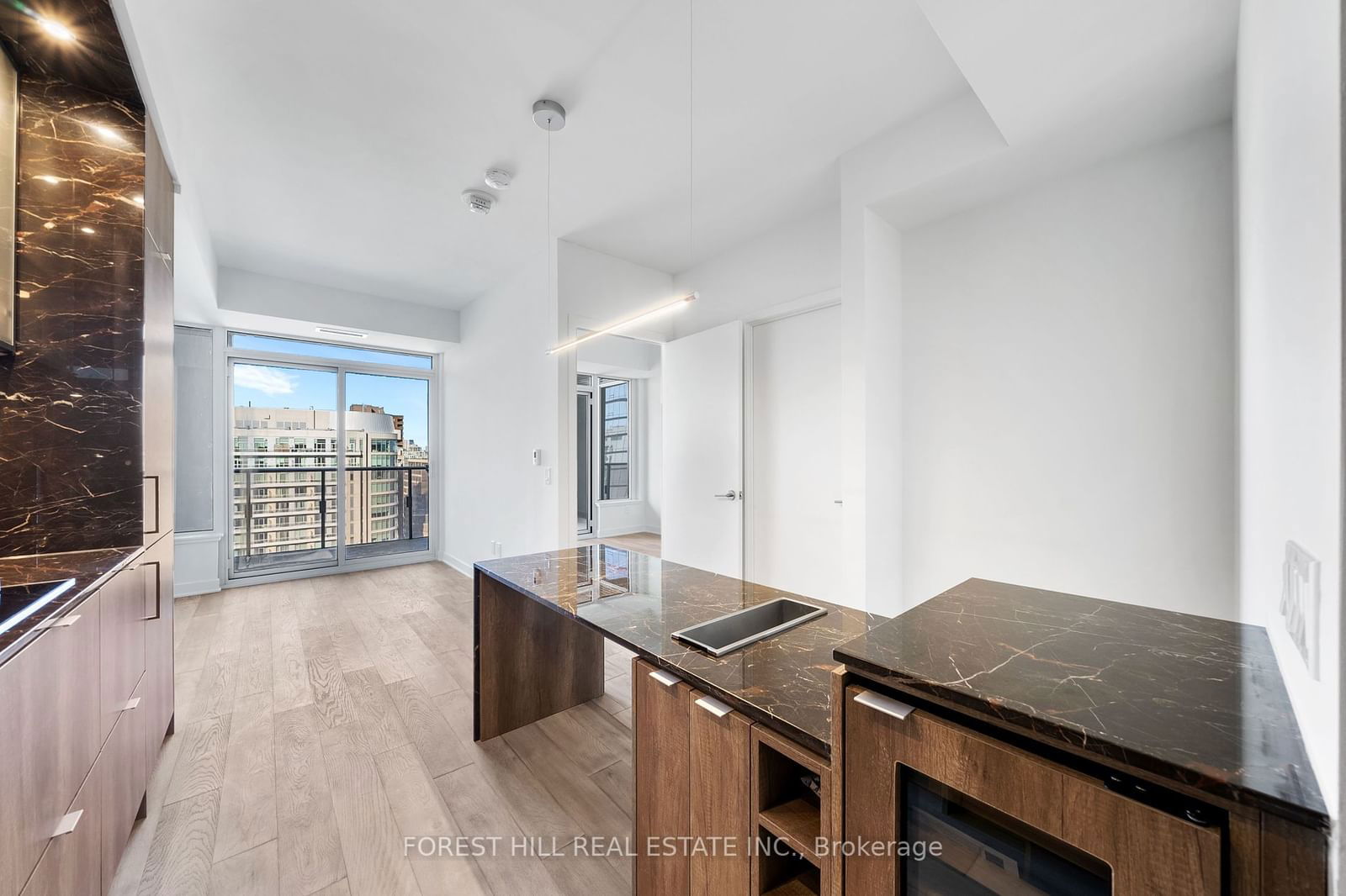 11 Yorkville Ave, unit 1104 for rent